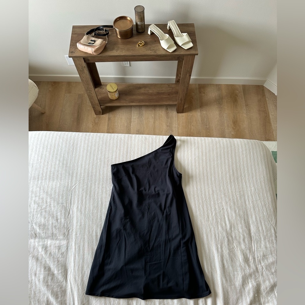 One-Shoulder Athletic Black Dress
